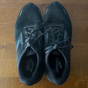 black Brooks shoes
